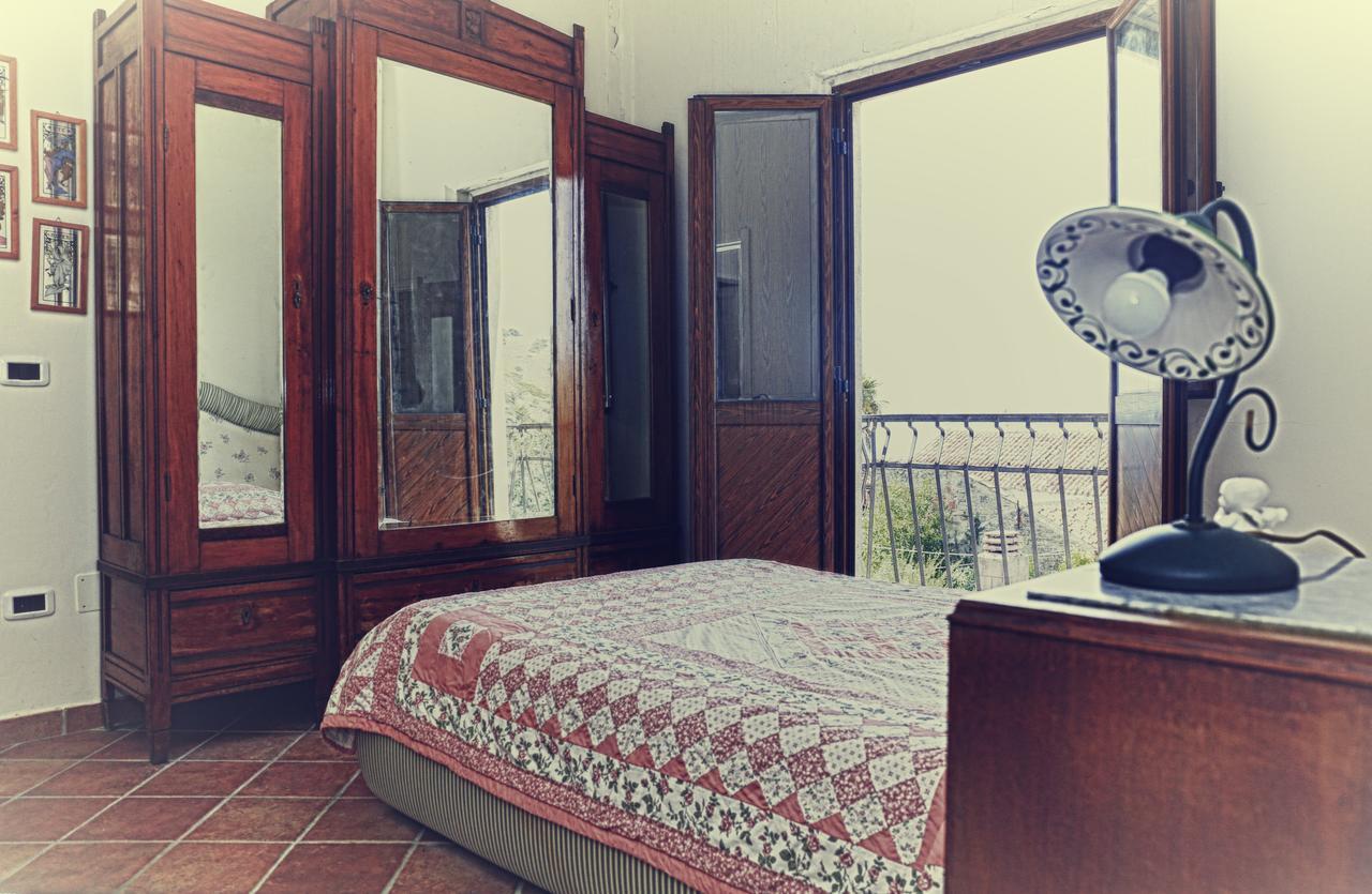 Bed and Breakfast La Pietra D'Argento Казертавеккья Экстерьер фото